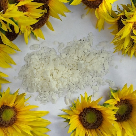 Sunlight Blend Sunflower Soy Wax 6in Candle - Picture 4 of 4